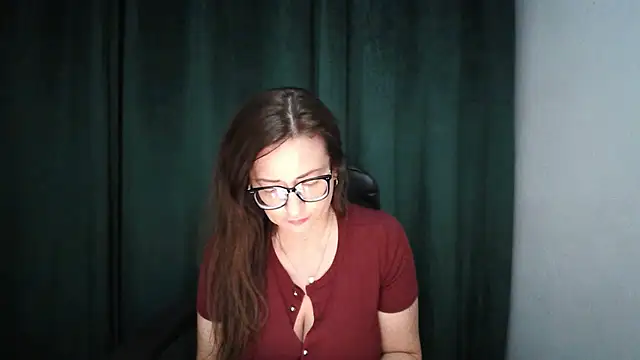 NoraMilf stripchat live cam model