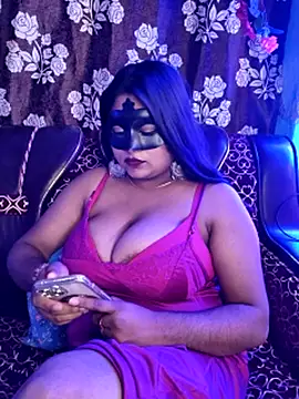 Miss--Naina stripchat live cam model