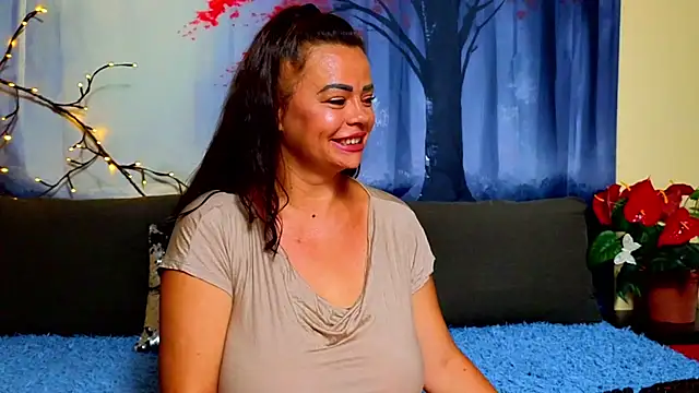 ElizabethEven stripchat live cam model