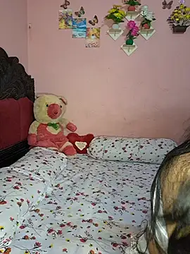 Ismanur11 stripchat live cam model