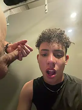 yoursexyjose stripchat live cam model