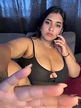 Nahomy-fire stripchat live cam model