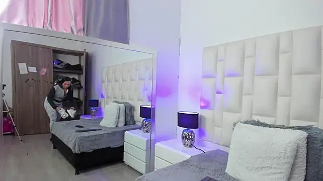Ariana_rouse stripchat live cam model