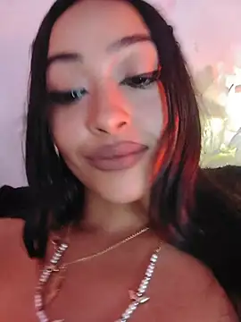 latiinahot stripchat live cam model