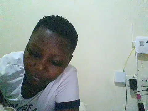 Naughty_Luna4u stripchat live cam model