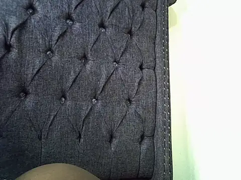 sexxyleslyy stripchat live cam model
