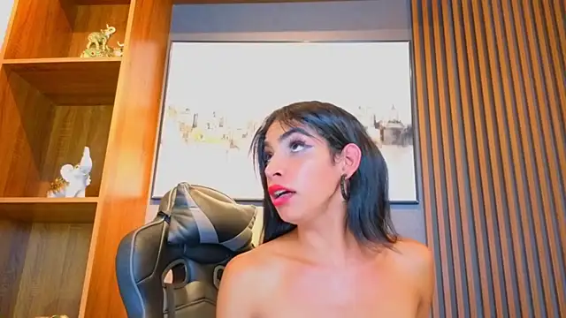 Alahia_Rodriguez stripchat live cam model