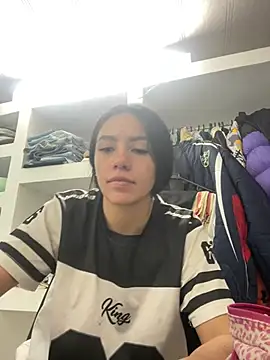 Marianahb-e stripchat live cam model