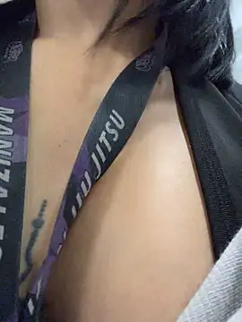AlannaEvons stripchat live cam model