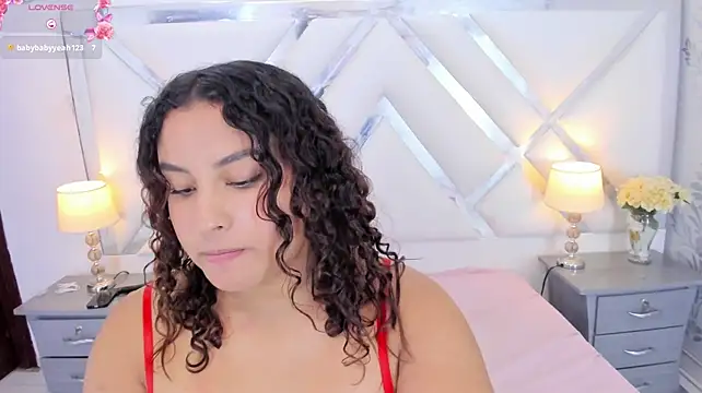 yaragarcia stripchat live cam model