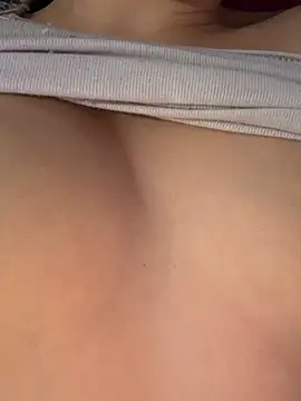 dalouababy stripchat live cam model