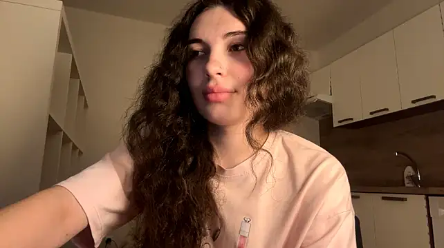 runawyin stripchat live cam model