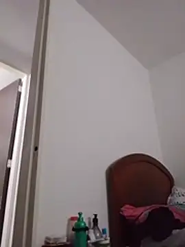 cachonda69- stripchat live cam model