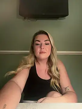Milf_MaddieX stripchat live cam model