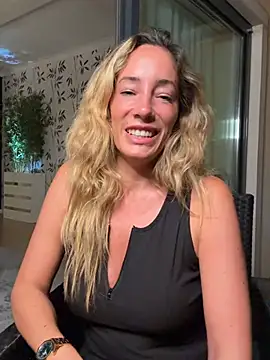 SweetAlegra_ stripchat live cam model