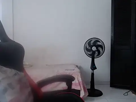 Adriana_0312 stripchat live cam model