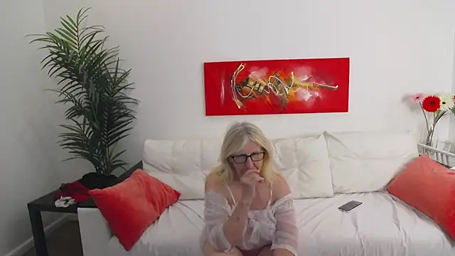YourBustyBarbara stripchat live cam model