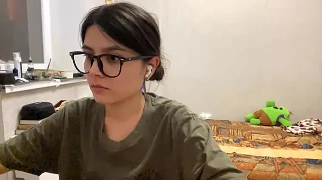 SaintMari stripchat live cam model