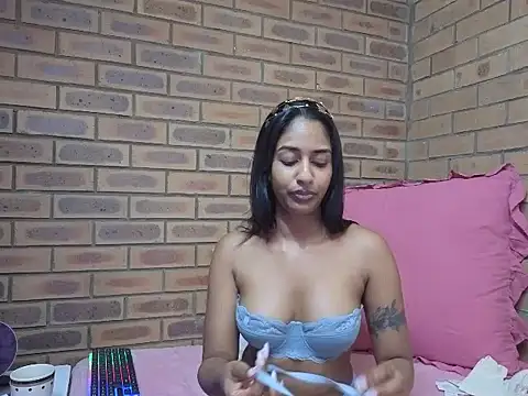indiansexkitten23 stripchat live cam model