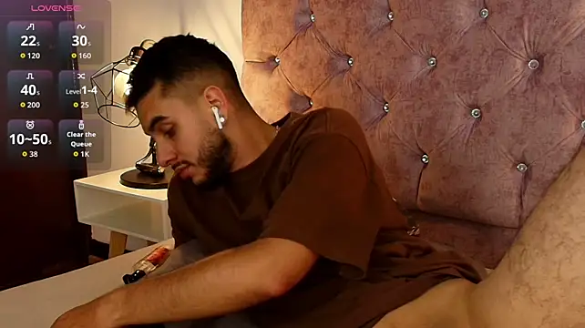 Amadeo_Wild_ stripchat live cam model