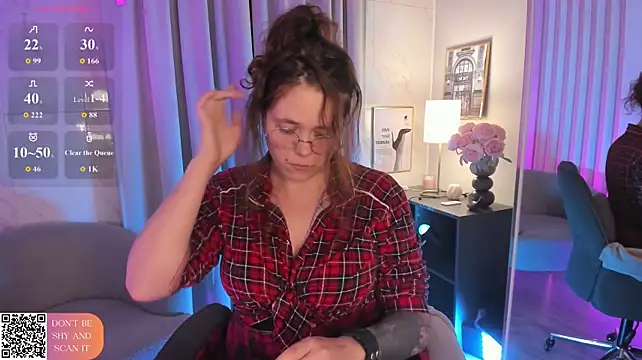 SophiePure stripchat live cam model