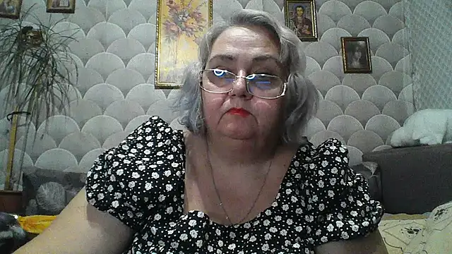 MarinaFarina53 stripchat live cam model