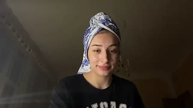 PazMattiace stripchat live cam model