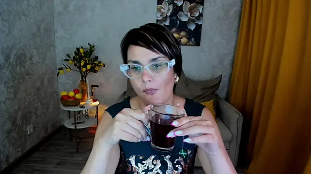 MayaNoire stripchat live cam model