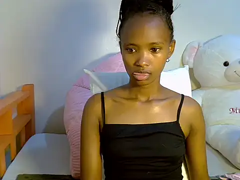 KendiLuxe stripchat live cam model