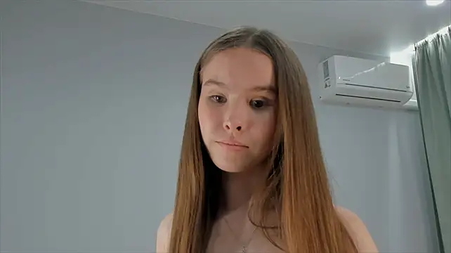 NerissaKhan stripchat live cam model