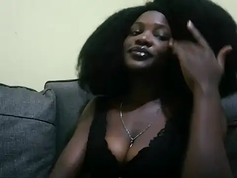 naughty_renny stripchat live cam model