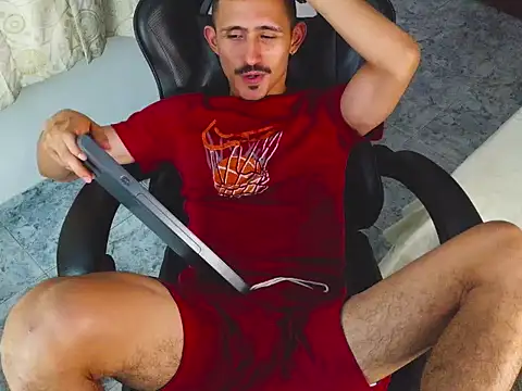 HomeAloneK stripchat live cam model