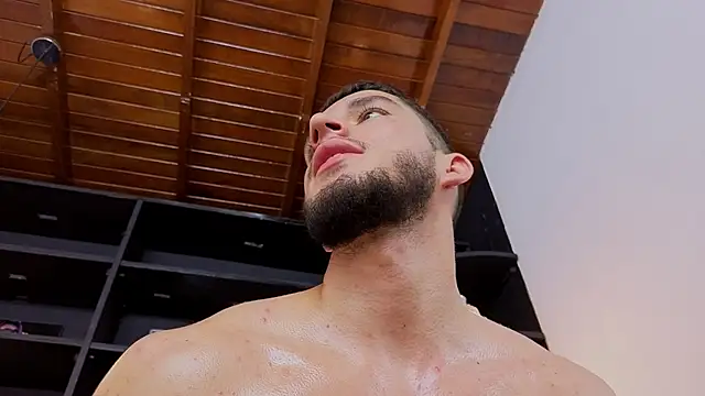 axel_tone stripchat live cam model