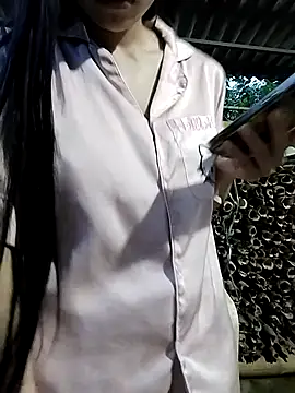 MiuMiu-Babyy stripchat live cam model