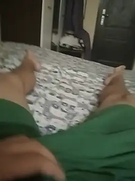 Alii2004 stripchat live cam model