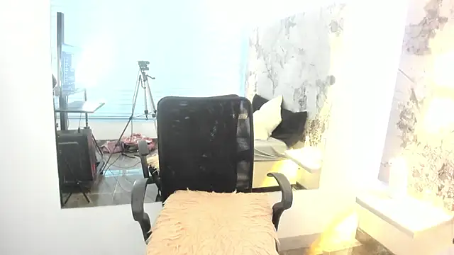 KATE_AMBROS stripchat live cam model