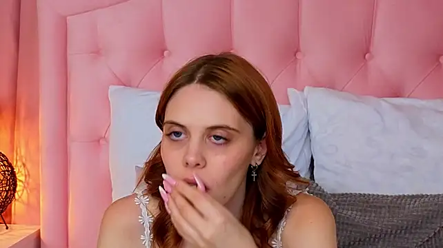 MiraMuir stripchat live cam model