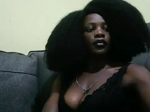 naughty_renny stripchat live cam model