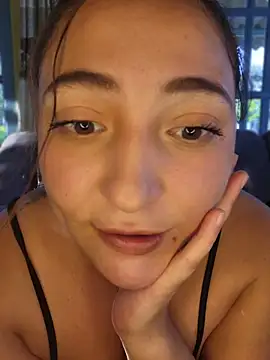 VickyHoult stripchat live cam model