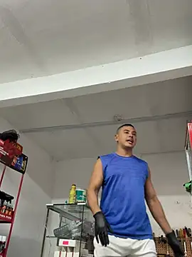 Paul22cm- stripchat live cam model