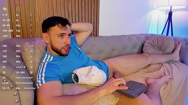Maximo_Wolff stripchat live cam model