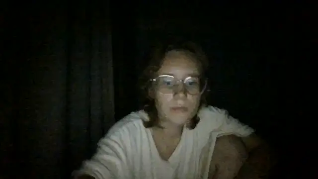 LuckySLove stripchat live cam model