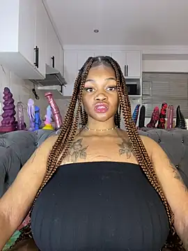 Yatted_Missy stripchat live cam model