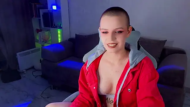 monicaerotic stripchat live cam model