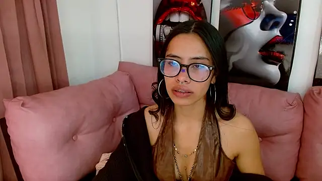 Miahotcs1 stripchat live cam model