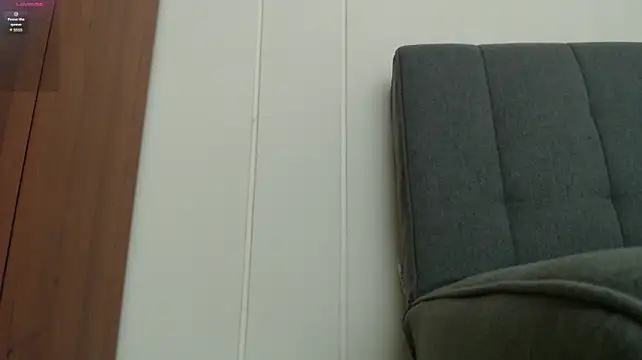 MiaAllure stripchat live cam model