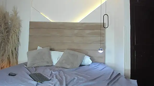 AteneaSweety stripchat live cam model