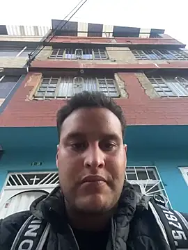 Latino_jr stripchat live cam model
