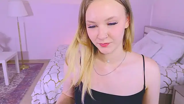 StaceyyJones stripchat live cam model