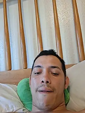 vergonyque stripchat live cam model